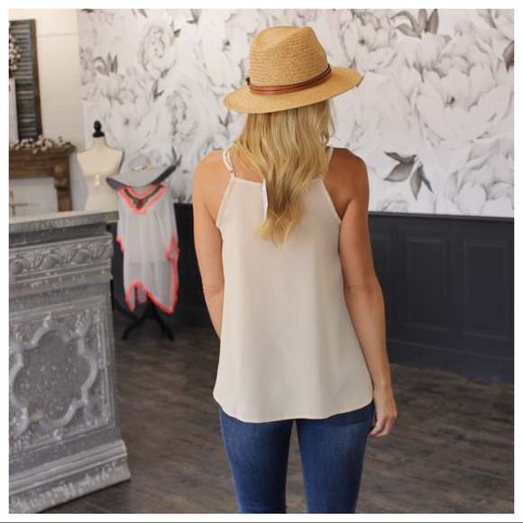 🌞SUMMER SALE🌞 Taupe Cage Detail Tank - Picture 4 of 4